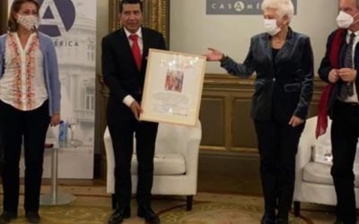 Carlos Midence recibió el premio internacional de Pensamiento y Ensayo Aristóteles, 2020