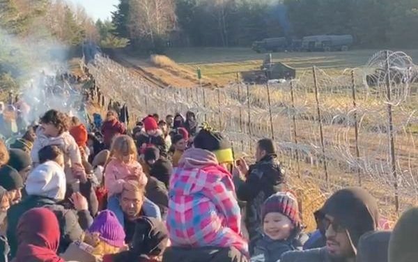 ¿Qué pasa entre Polonia y Bielorrusia? ¡Basta ver un mapa!