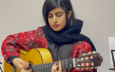 “El flamenco tiene un sentimiento profundo y puro, que mantiene vivo el fuego de la emoción interior, y por eso el número de músicos flamencos en Irán aumenta día a día”